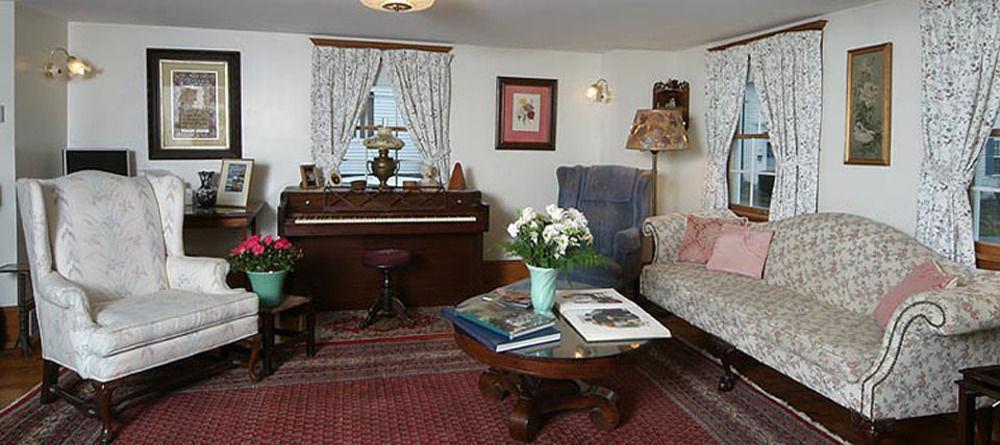Tuck Inn B&B ร็อกพอร์ต ภายนอก รูปภาพ
